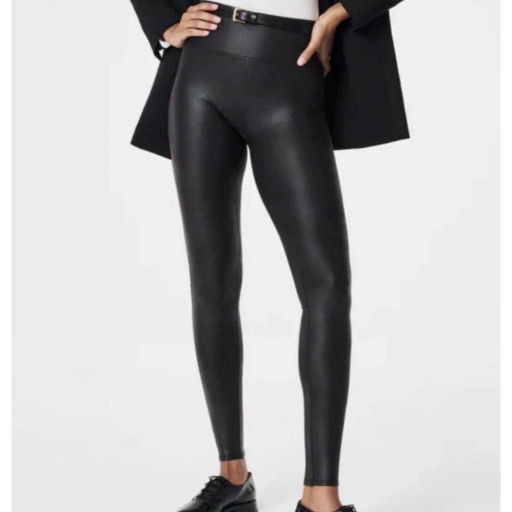 Spanx Faux Leather Legging Black Shaping Skinny Size S/M Stretch Edgy Minimalist